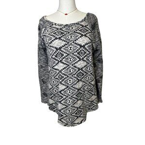 Cable & Guage Black & White Aztec Print Pullover Sweater With Side Zippers